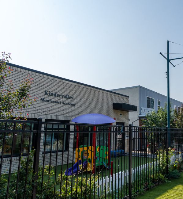 schools in altadore